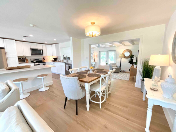 Luxurious Coasal Retreat in Naples - 3-Bedroom, Private Pool